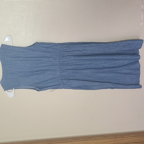 Old Navy Denim Dress W/ front pockets - Picture 5 of 5